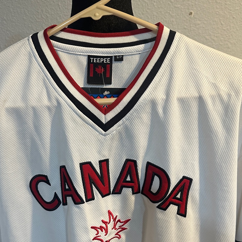 Men’s Hockey Jersey V-Neck white blue red stripes